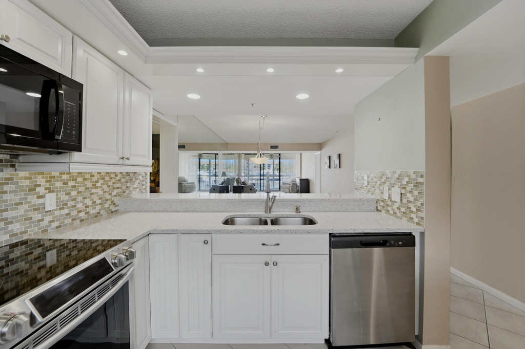 2601 Marina Isle Way - Photo 3