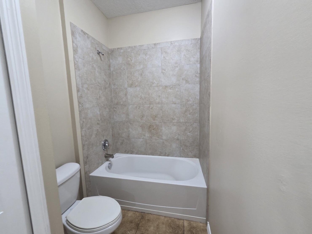 4704 Villas Santorini Drive - Photo 14