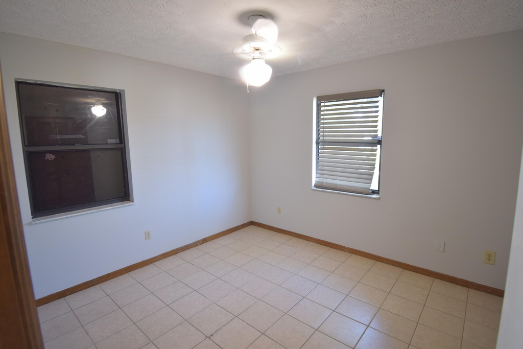1102 Sw Hibiscus Street - Photo 10