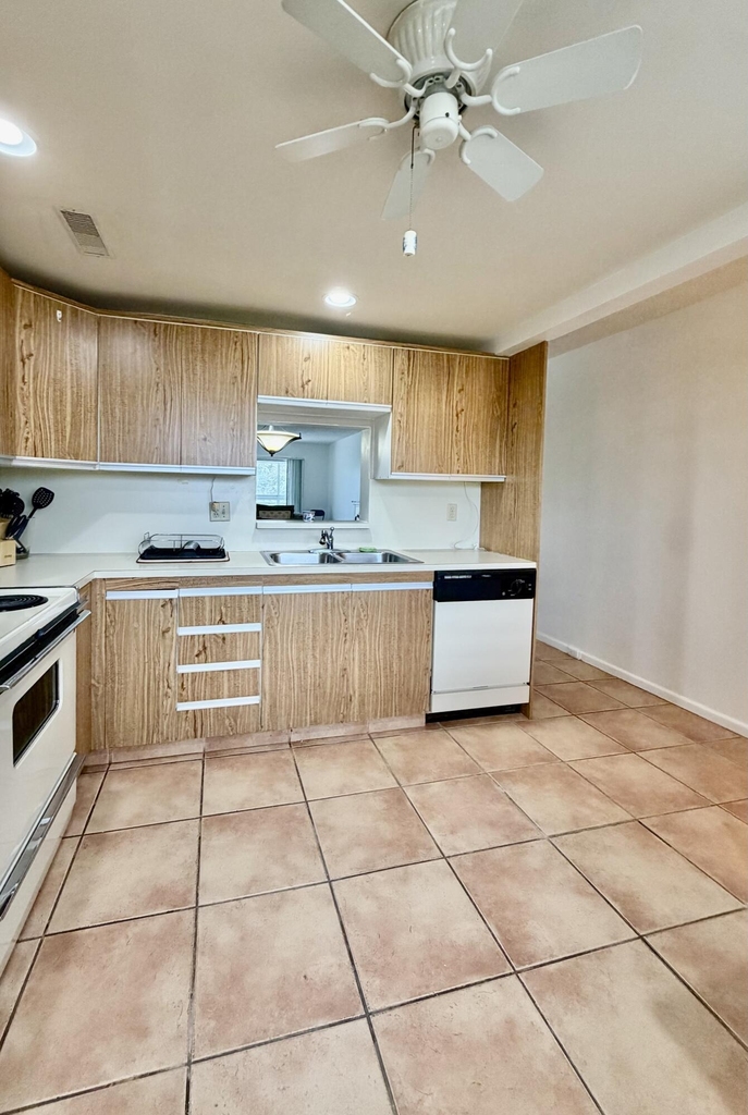 2101 Lucaya Bend - Photo 4