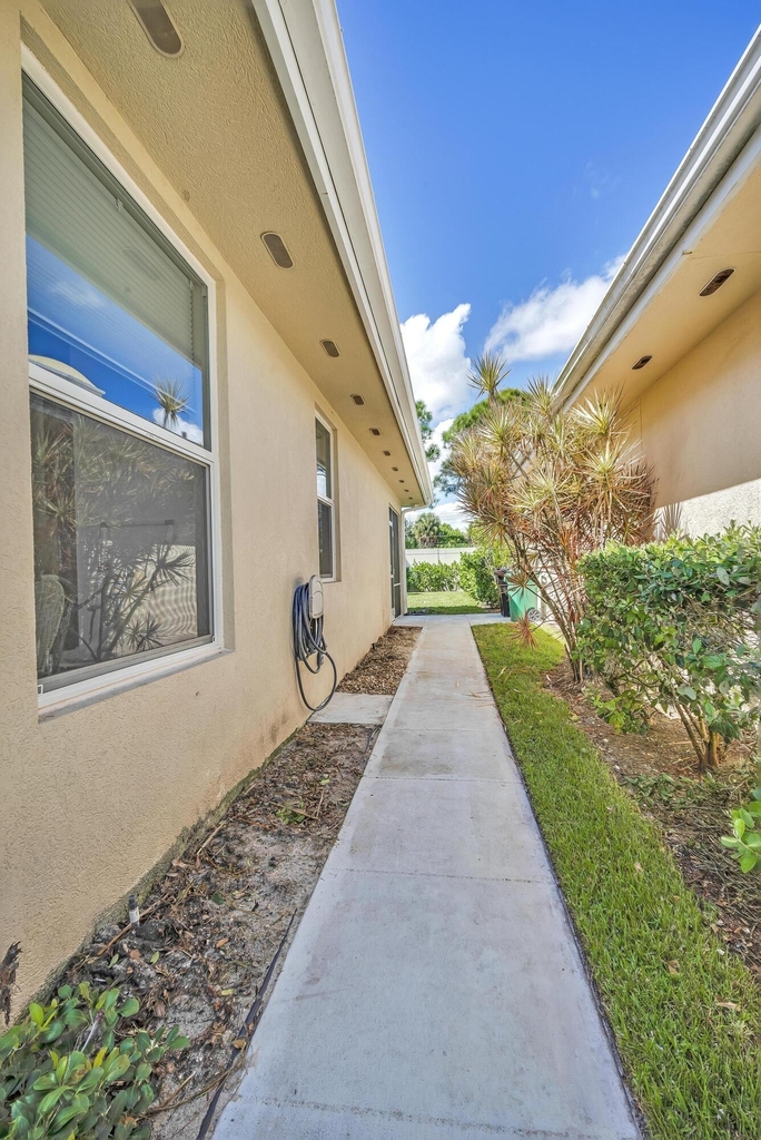 176 Nw Bentley Circle - Photo 34