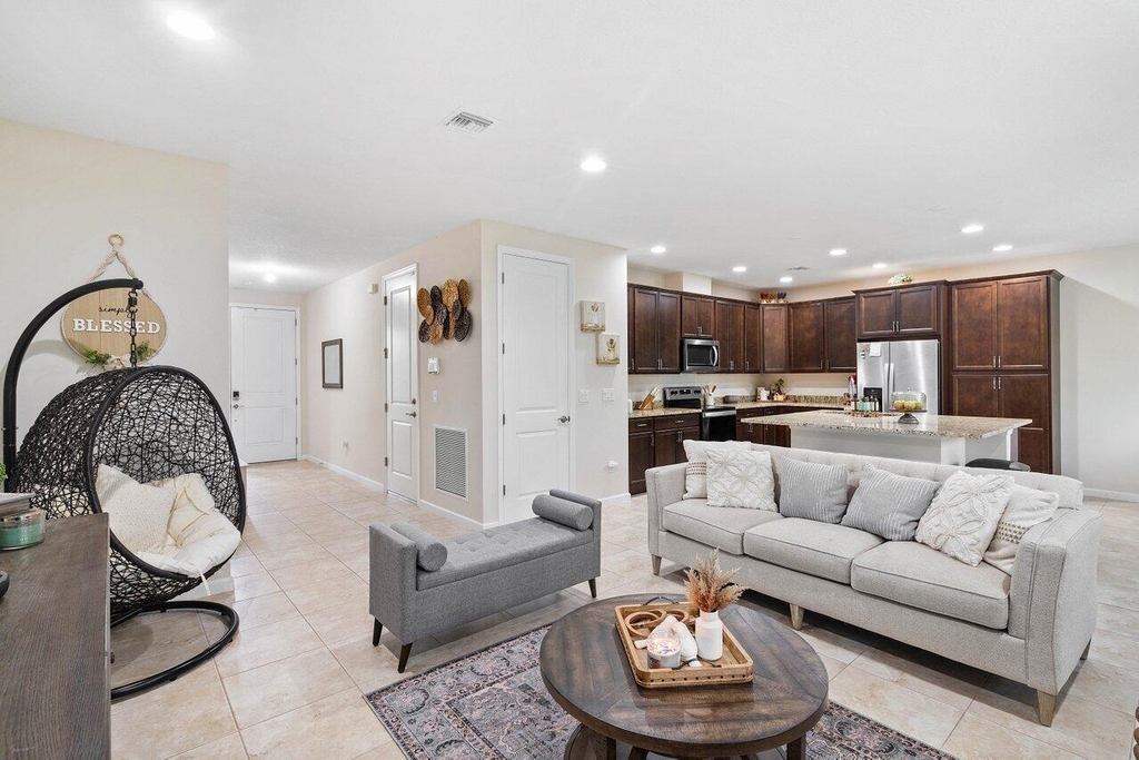 16310 Oakview Drive - Photo 3