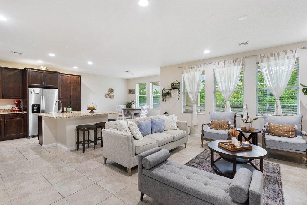 16310 Oakview Drive - Photo 4