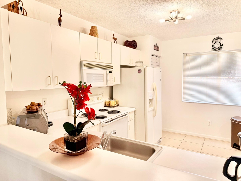9511 Weldon Circle - Photo 0