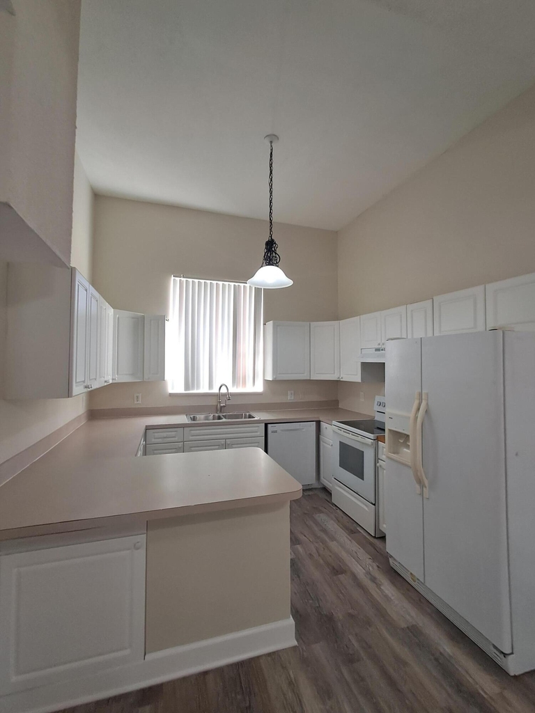 1140 Hernando Street - Photo 11