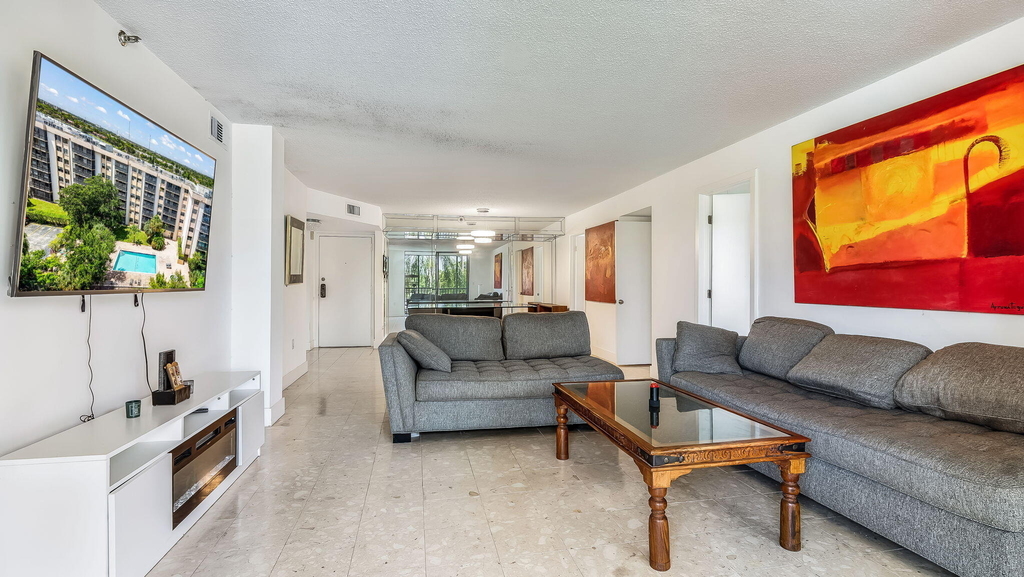 900 Ne 195th Street - Photo 4