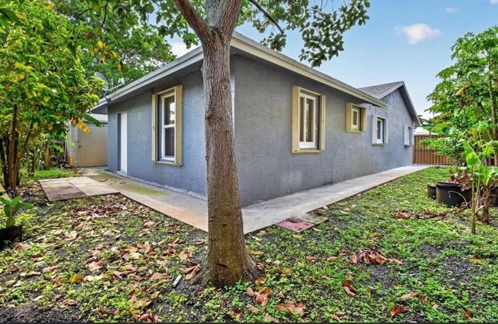 1615 Shirley Court - Photo 14