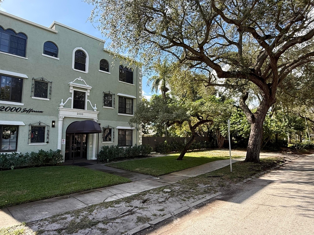 2000 Jefferson Street - Photo 0