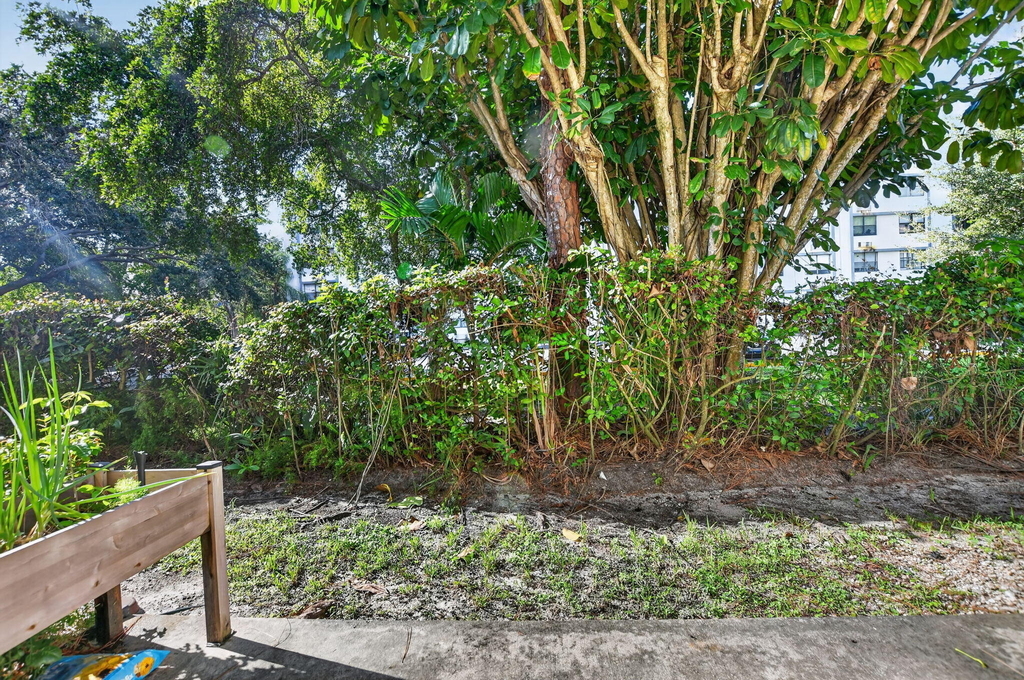 2557 Riverside Drive - Photo 33