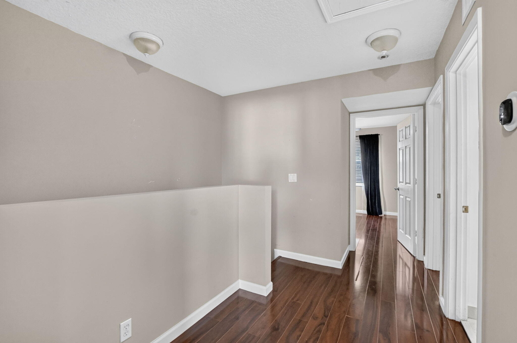 2557 Riverside Drive - Photo 19