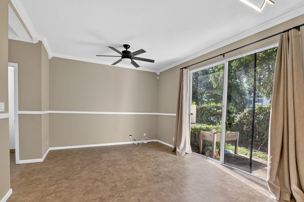 2557 Riverside Drive - Photo 13