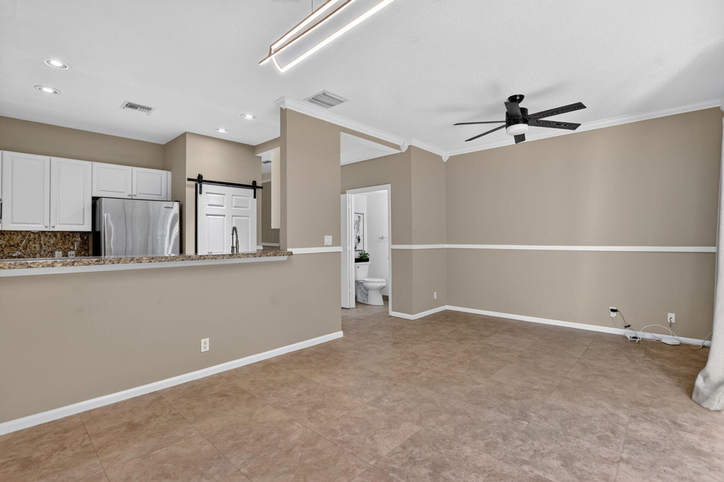 2557 Riverside Drive - Photo 12