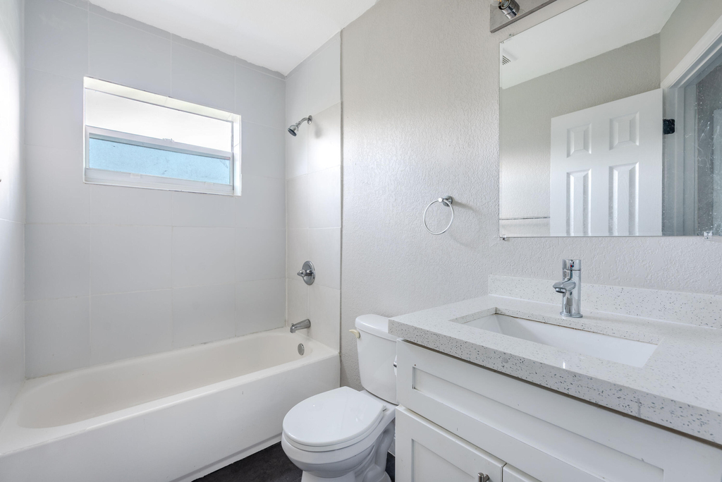 515 N Sapodilla Avenue - Photo 11