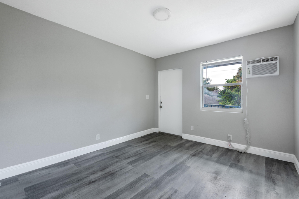 515 N Sapodilla Avenue - Photo 6