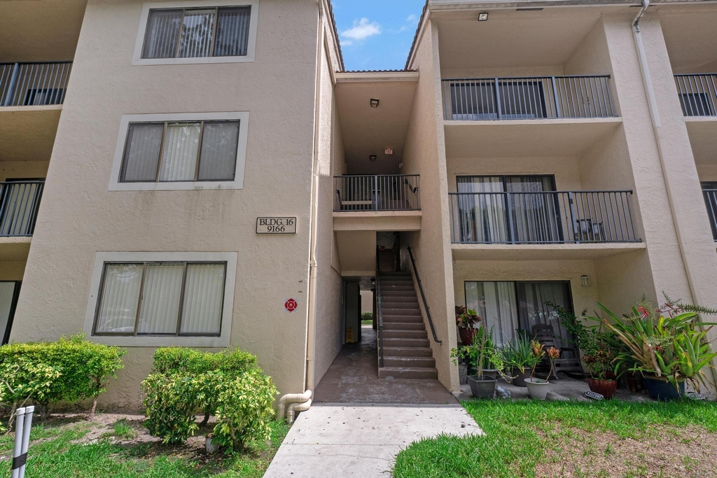 9166 W Atlantic Boulevard - Photo 0