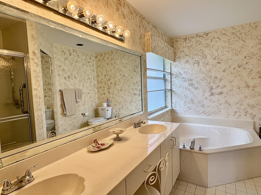 7702 Majestic Palm Drive - Photo 28