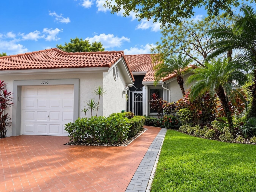 7702 Majestic Palm Drive - Photo 12