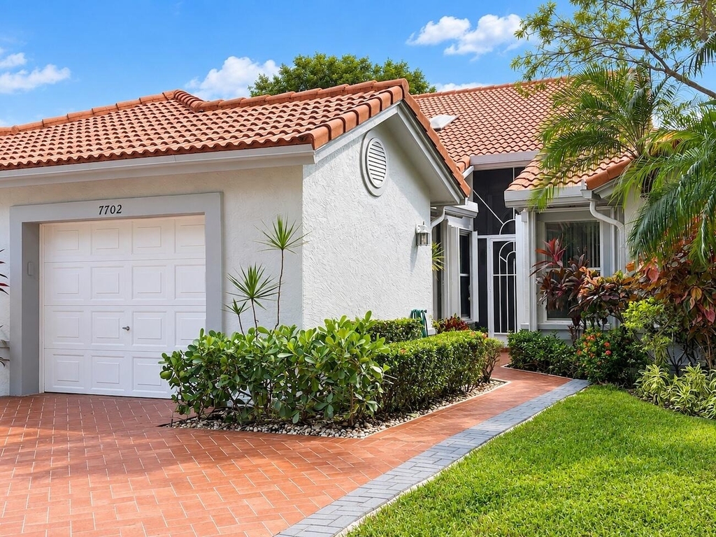 7702 Majestic Palm Drive - Photo 0