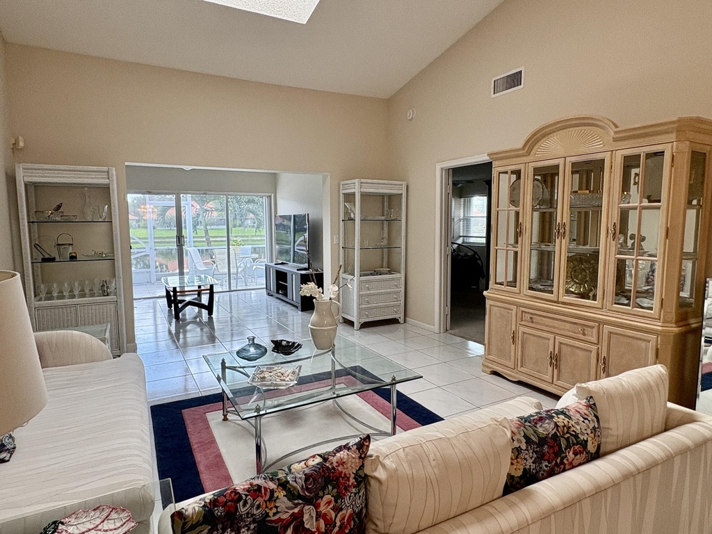 7702 Majestic Palm Drive - Photo 9