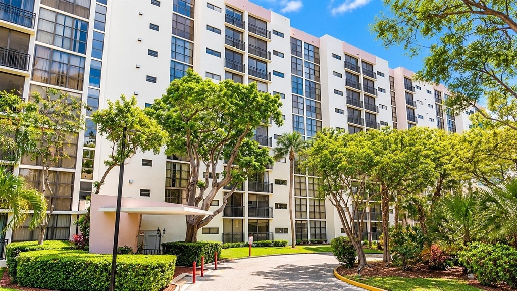 17021 N Bay Road - Photo 14