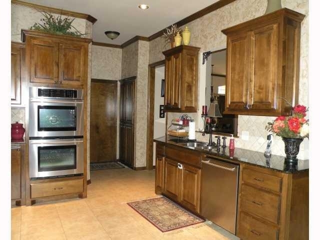 8709 Nw 105th Street - Photo 4