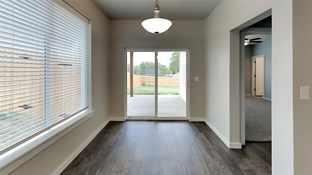 204 E 6th Street - Photo 4