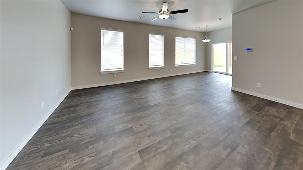 204 E 6th Street - Photo 2