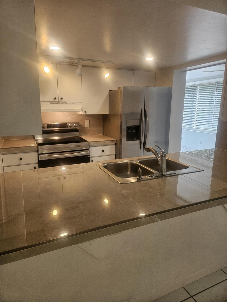 2141 Sw 23rd Avenue - Photo 2