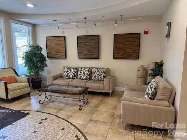 1000 E Woodlawn Road E - Photo 18