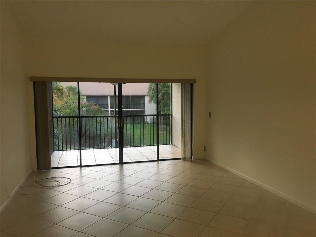 2067 Sw 15th Street - Photo 3