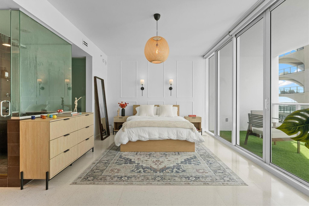1040 Biscayne Boulevard - Photo 1