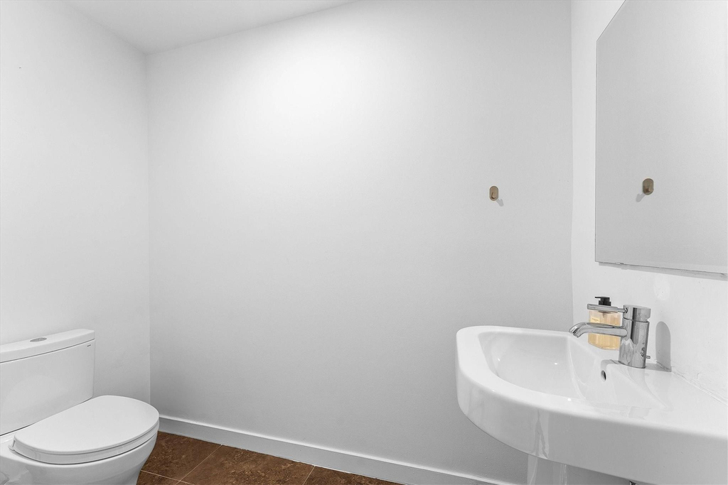 1040 Biscayne Boulevard - Photo 12