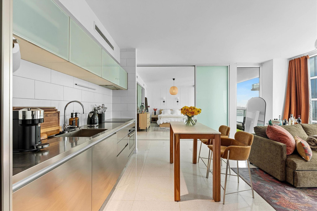1040 Biscayne Boulevard - Photo 5