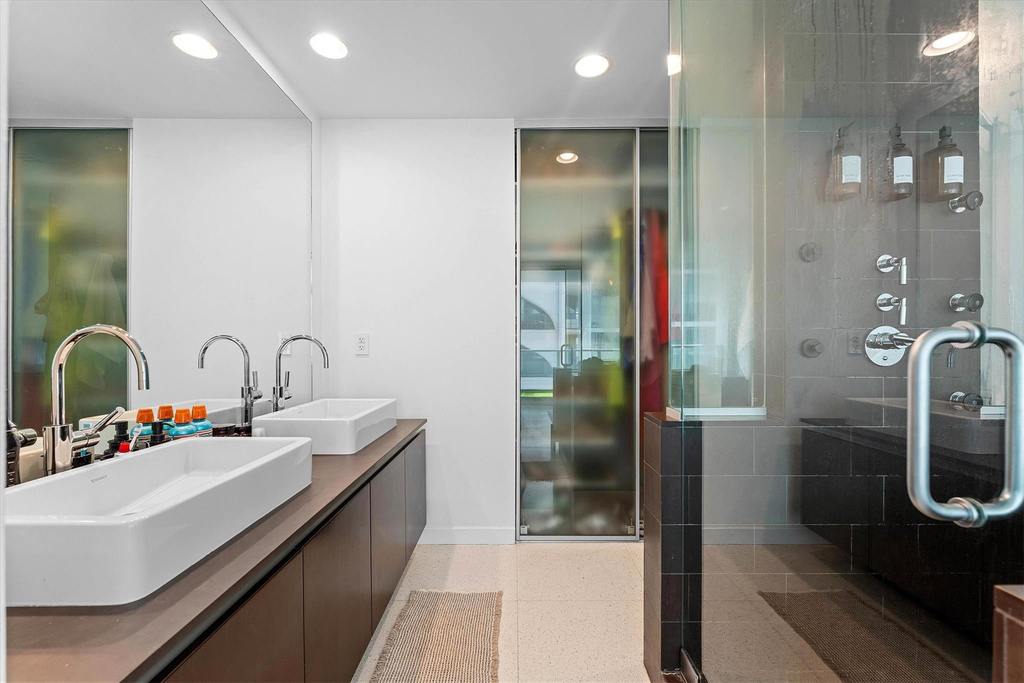 1040 Biscayne Boulevard - Photo 8