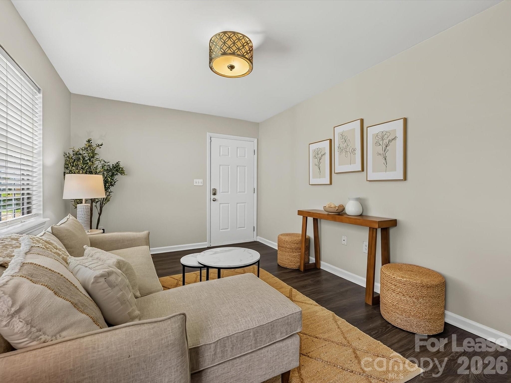 1521 Sumter Avenue - Photo 2