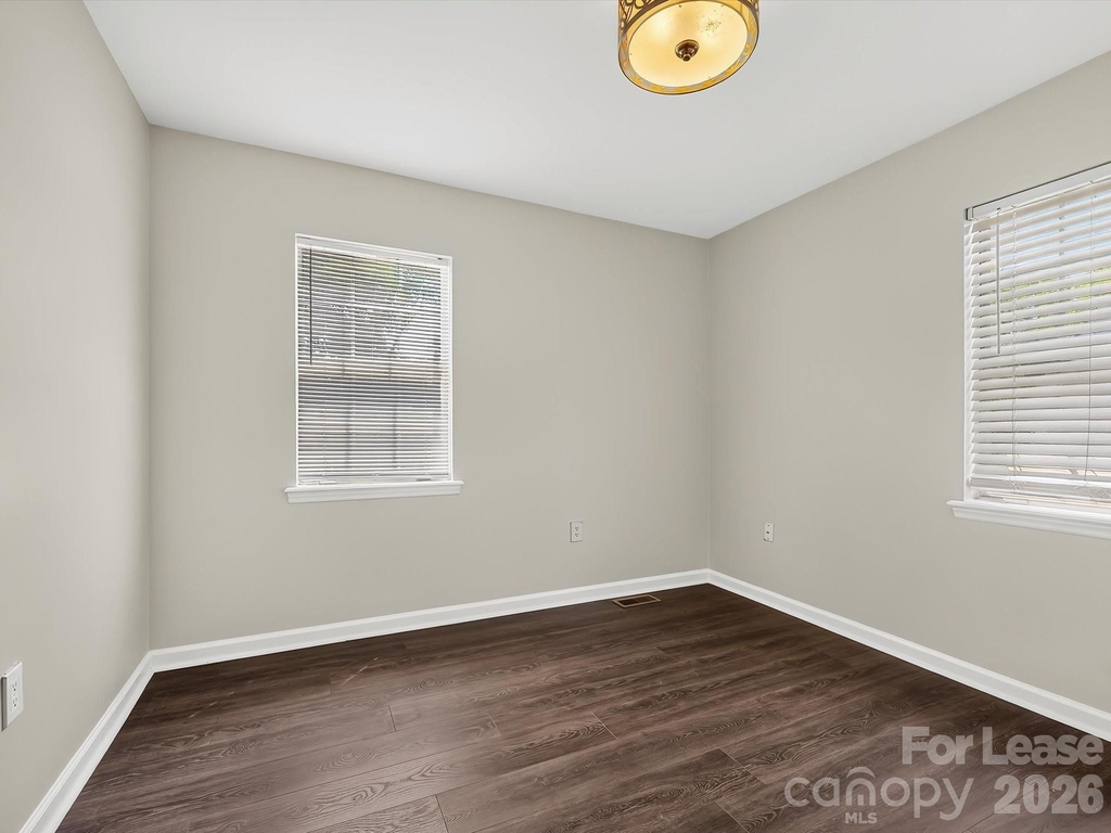 1521 Sumter Avenue - Photo 19