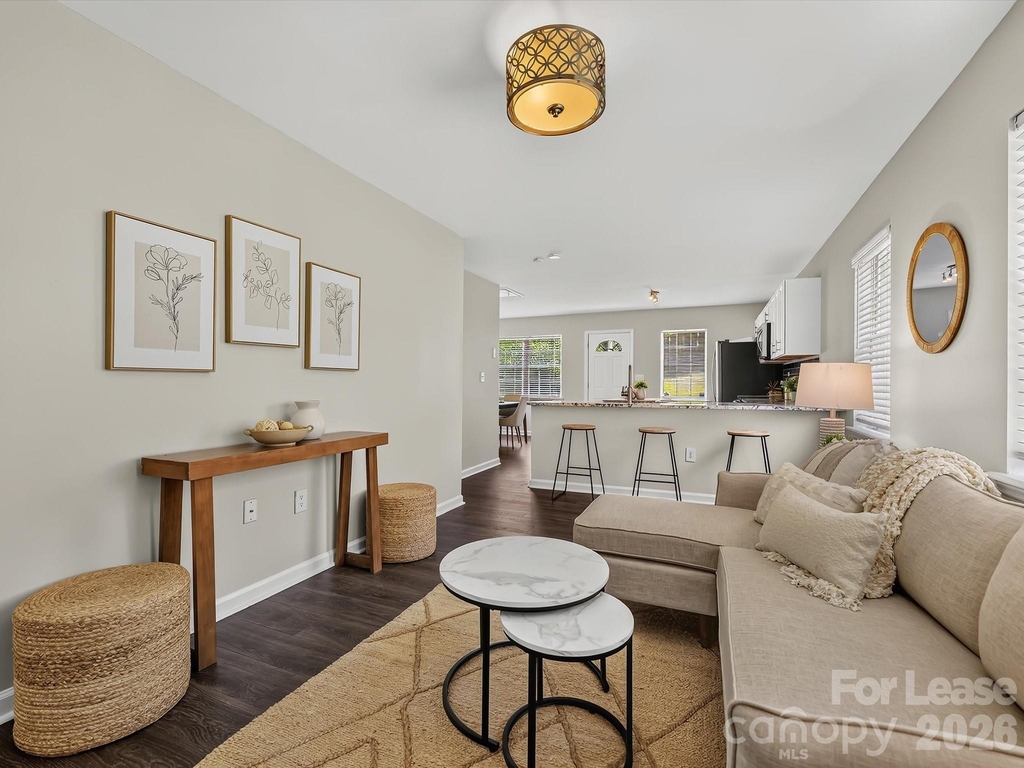 1521 Sumter Avenue - Photo 3