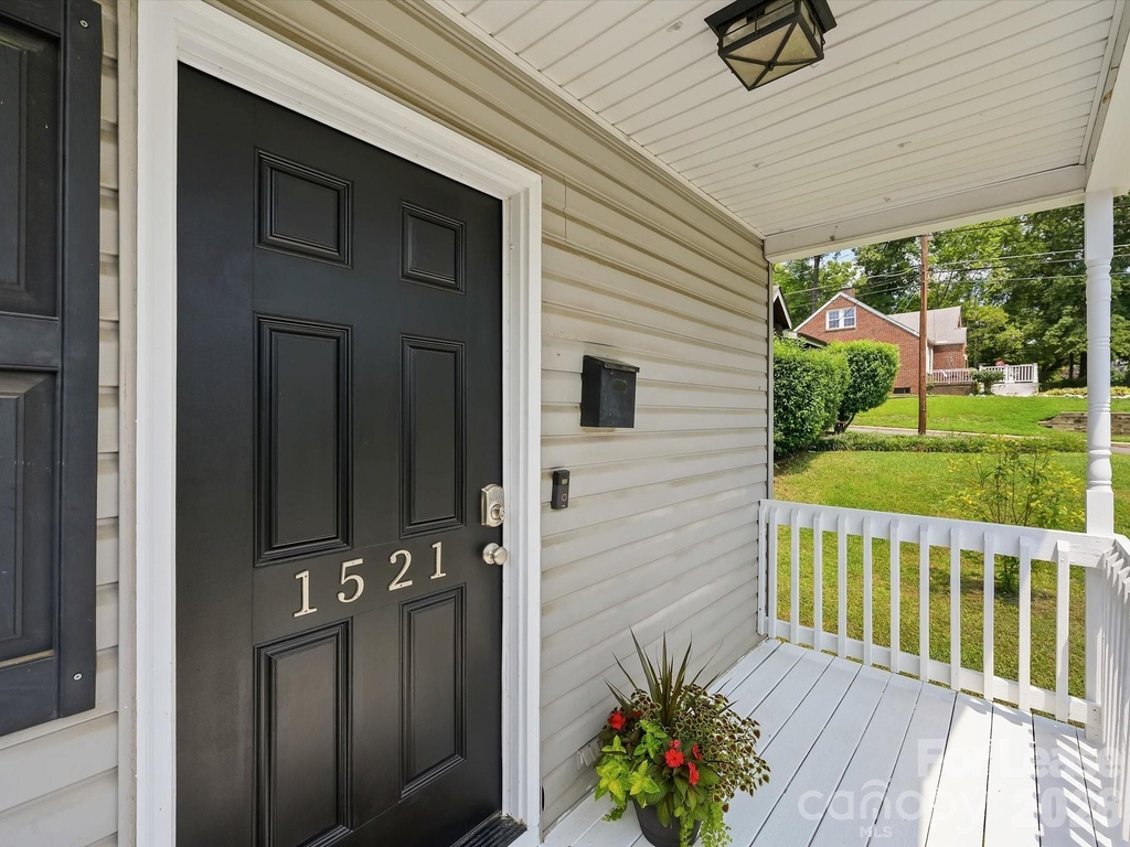 1521 Sumter Avenue - Photo 1