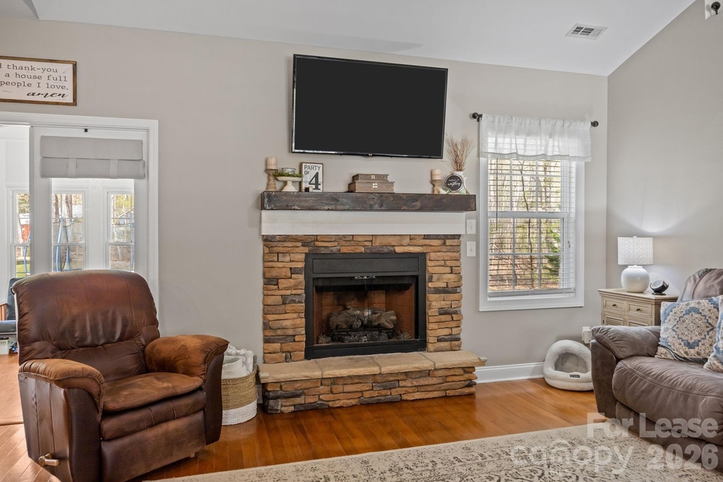 1667 Warwick Court - Photo 11