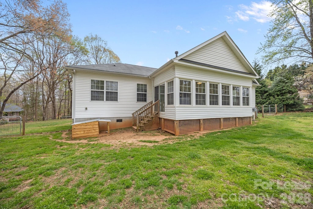 1667 Warwick Court - Photo 38