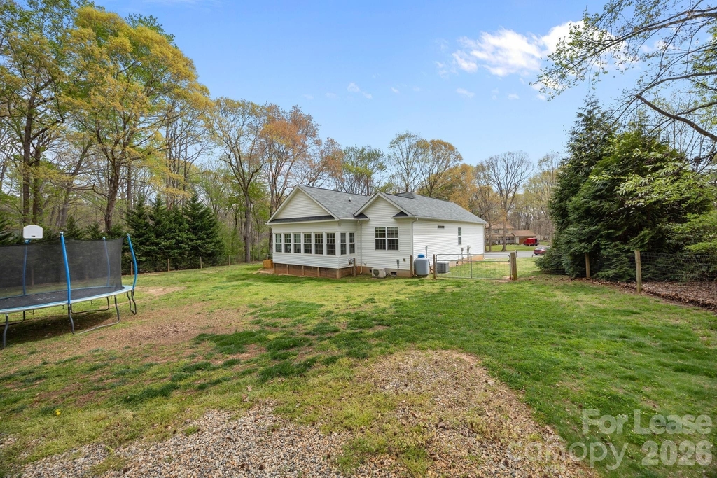1667 Warwick Court - Photo 40