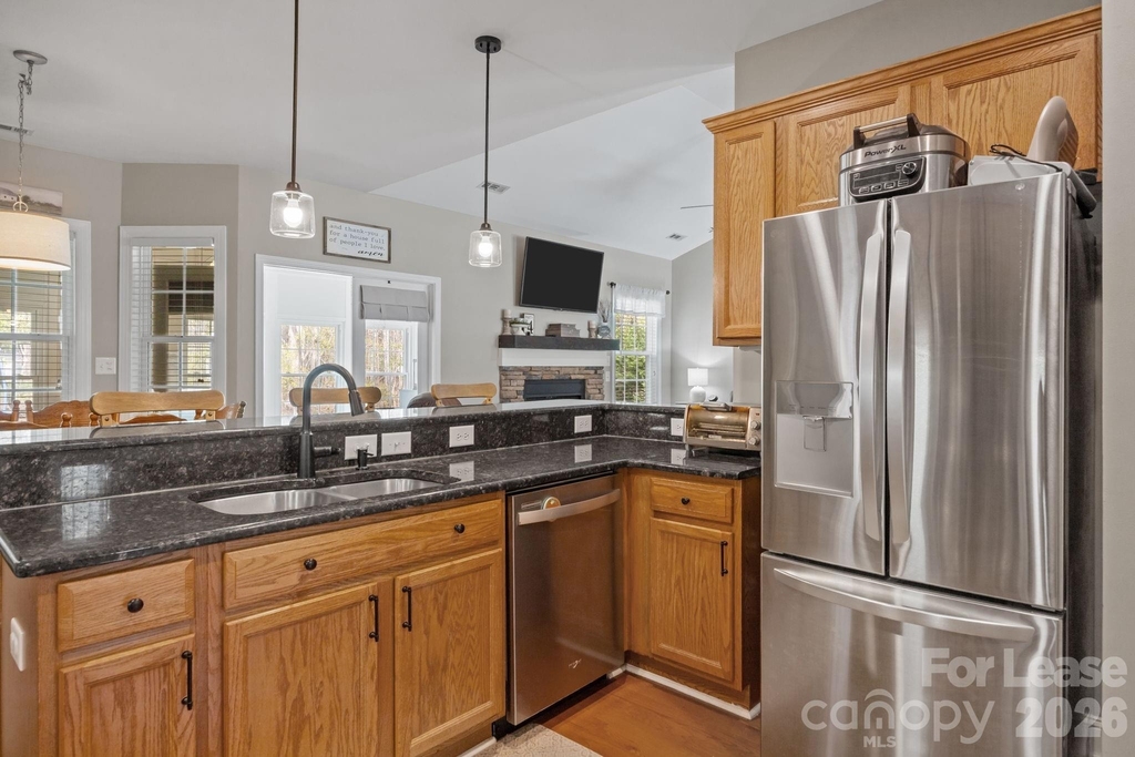 1667 Warwick Court - Photo 18
