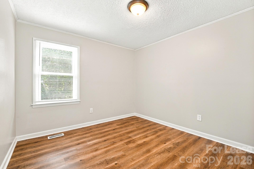 3100 Chenango Drive - Photo 8