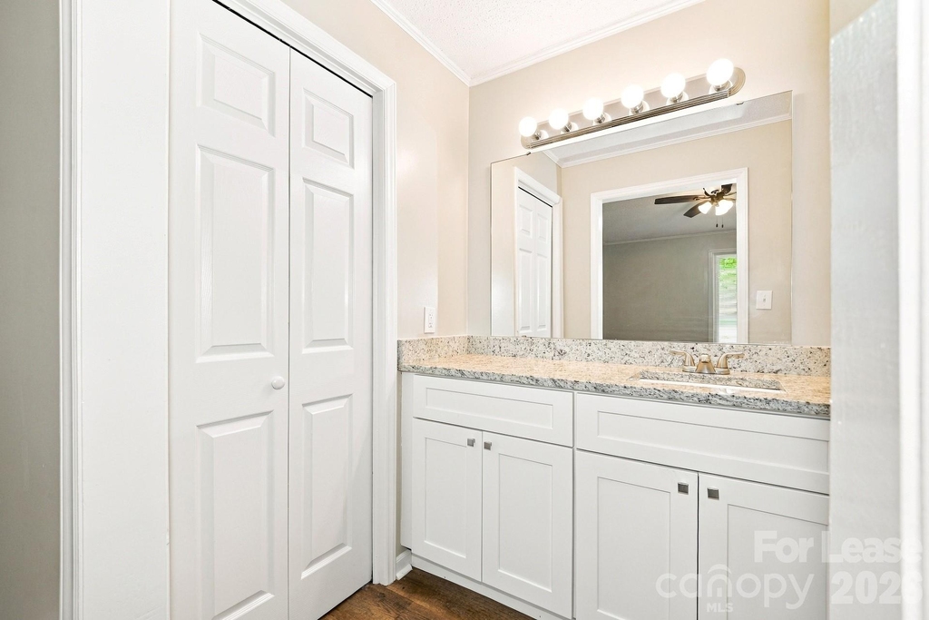 3100 Chenango Drive - Photo 12