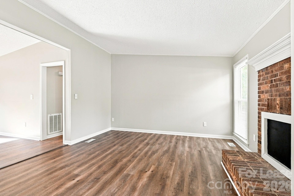 3100 Chenango Drive - Photo 5