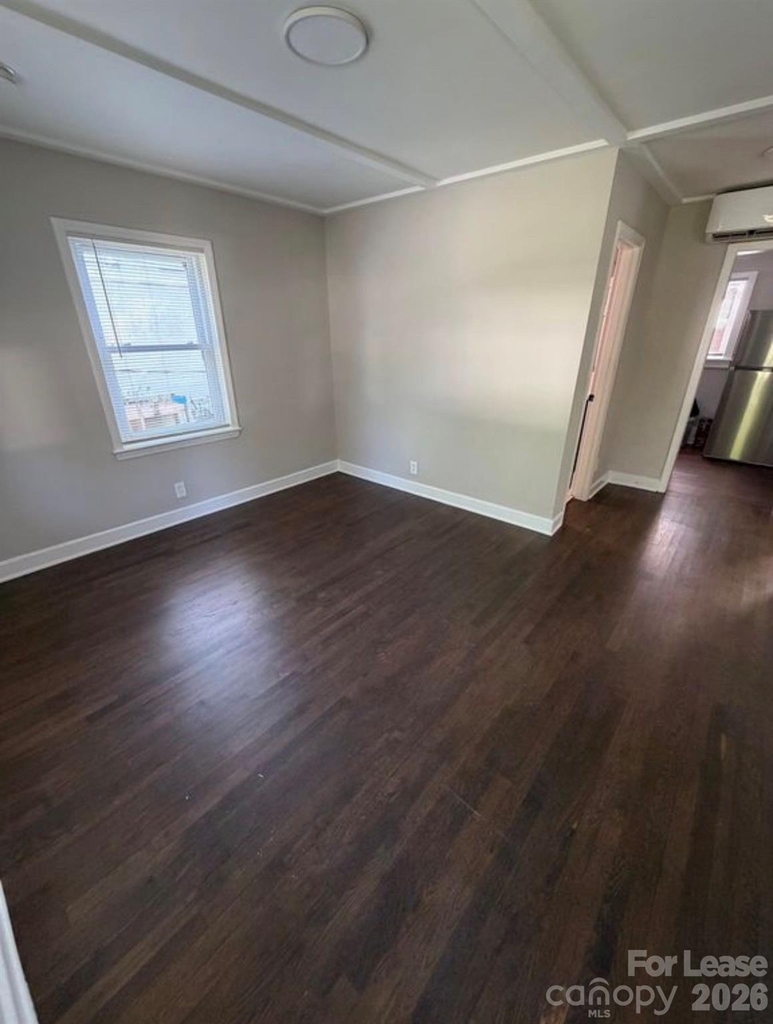 1900 Welch Place - Photo 2