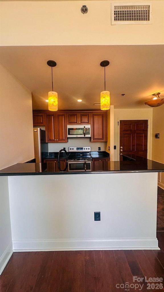 300 W 5th Street - Photo 3