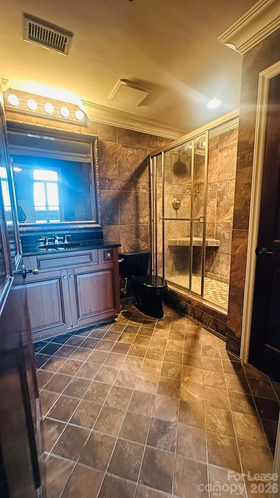 300 W 5th Street - Photo 13