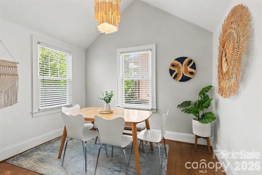 1013 Spruce Street - Photo 4
