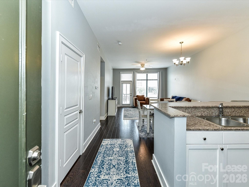 115 E Park Avenue - Photo 2